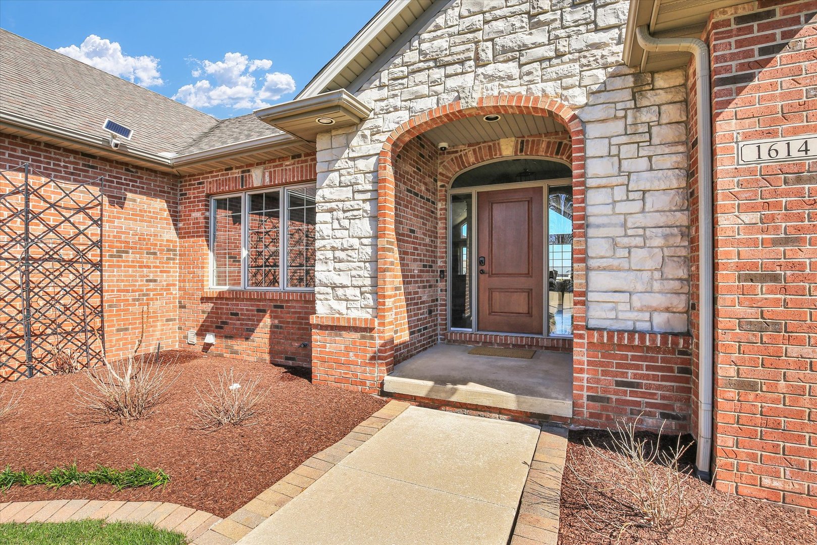 1614 English Oak Drive, Champaign, IL