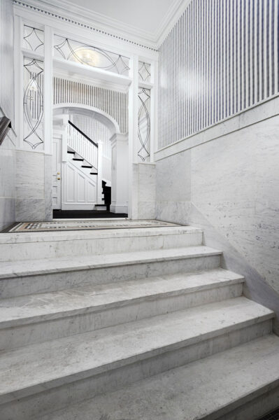 1347 N State Parkway #1, Chicago, IL