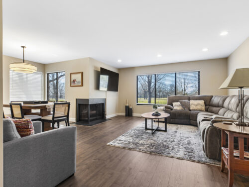 186 Shoreline Road, Lake Barrington, IL