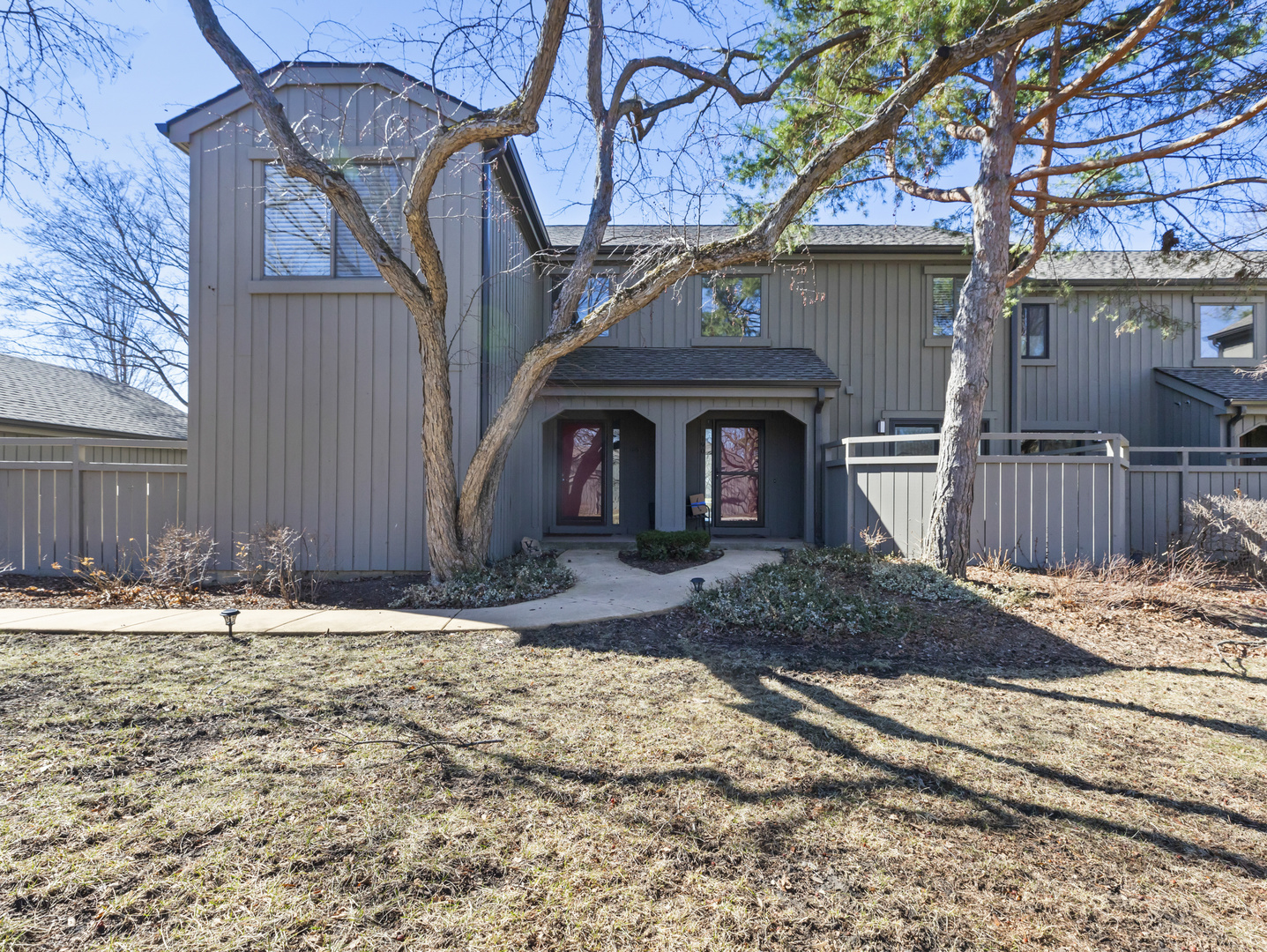 186 Shoreline Road, Lake Barrington, IL