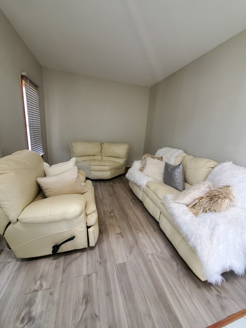 5620 Feathercreek Road, Matteson, IL