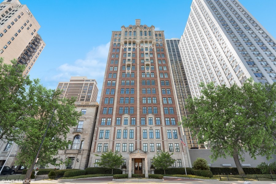 1540 N Lake Shore Drive #8N, Chicago, IL
