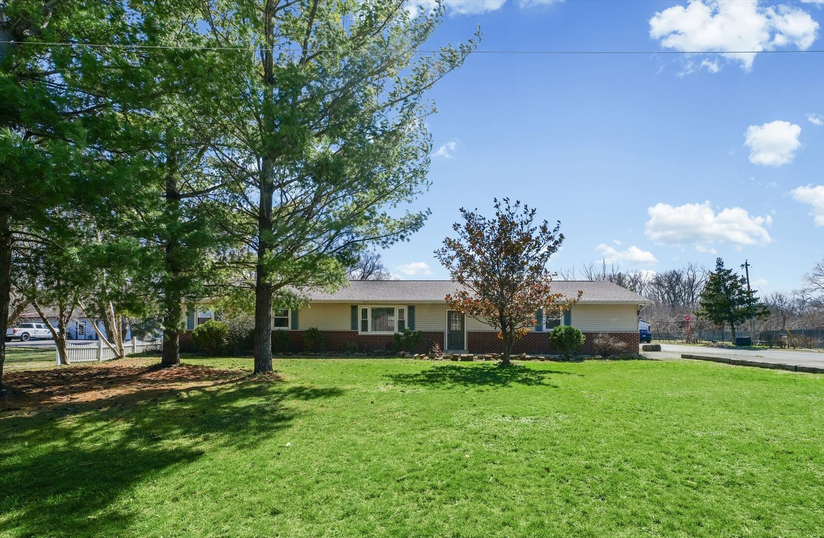 3207 E Airport Road, Urbana, IL