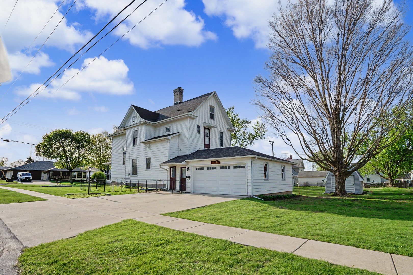 1221 6th Avenue, Dewitt, IA