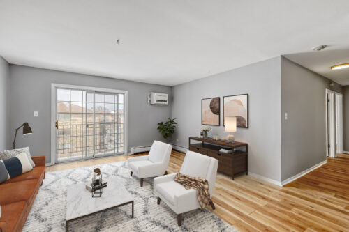 147 W Elk Trail #345, Carol Stream, IL