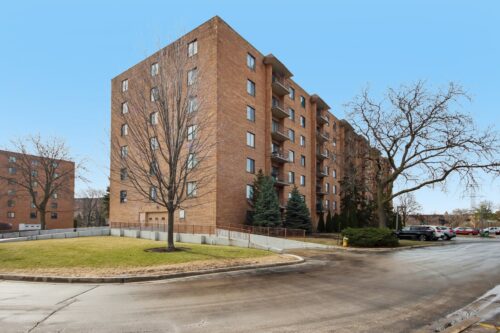 1727 W CRYSTAL Lane #311, Mount Prospect, IL