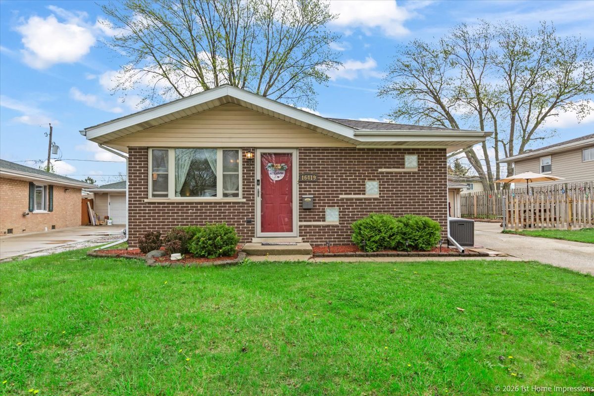 16419 Terry Lane, Oak Forest, IL