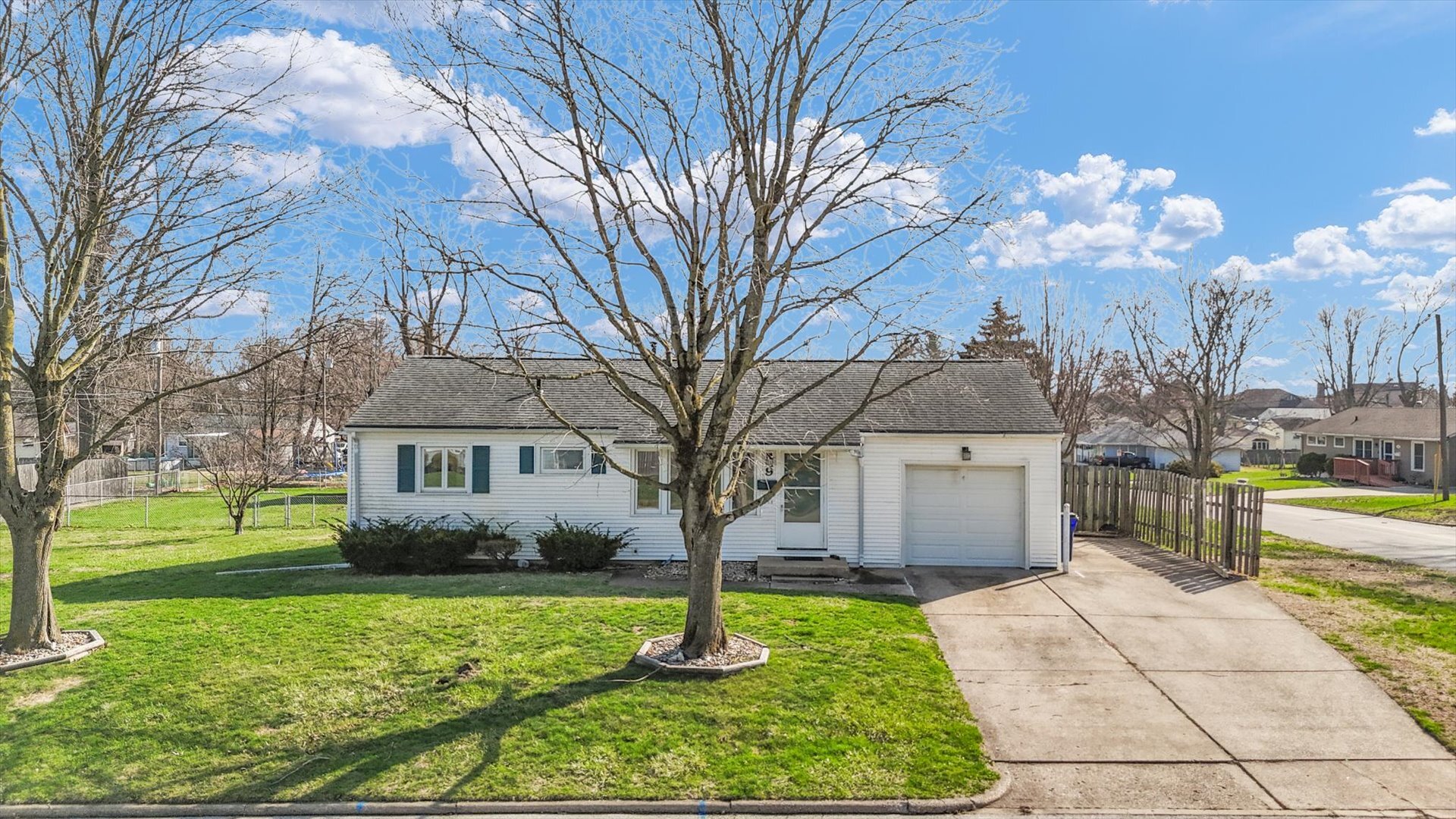 9 Glenview Drive, Decatur, IL