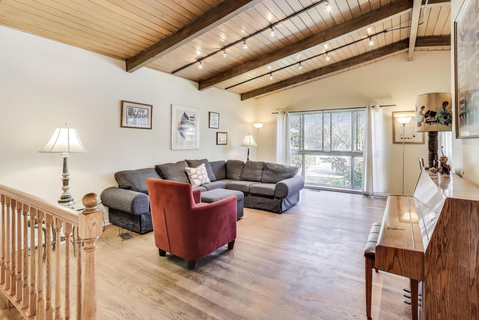 9010 Samoset Trail, Skokie, IL