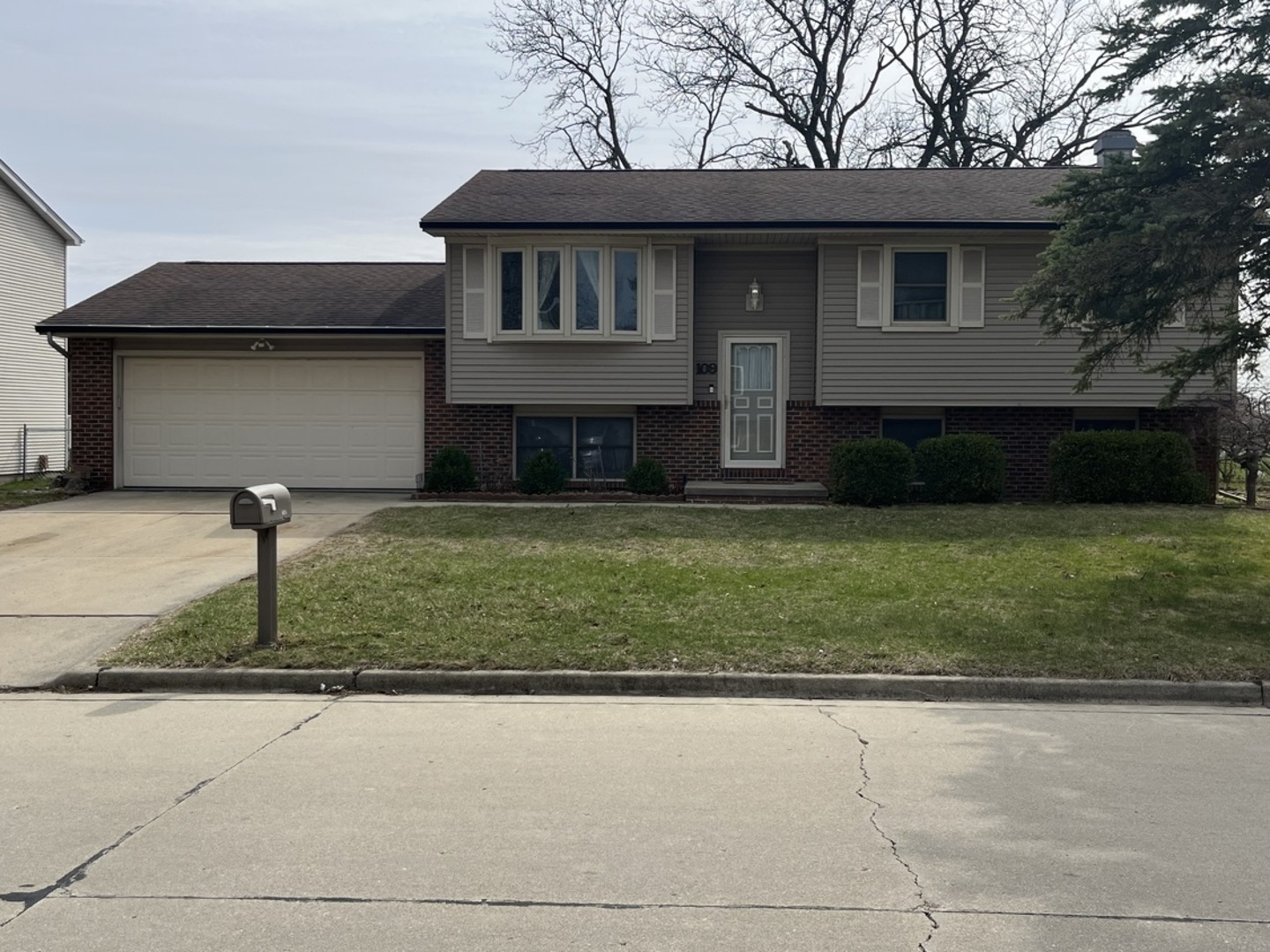 109 Suelynn Drive, Normal, IL