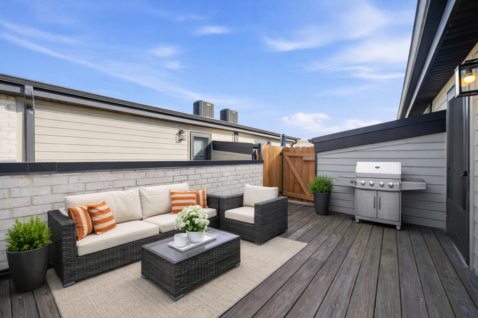 2245 N Rockwell Street #2, Chicago, IL