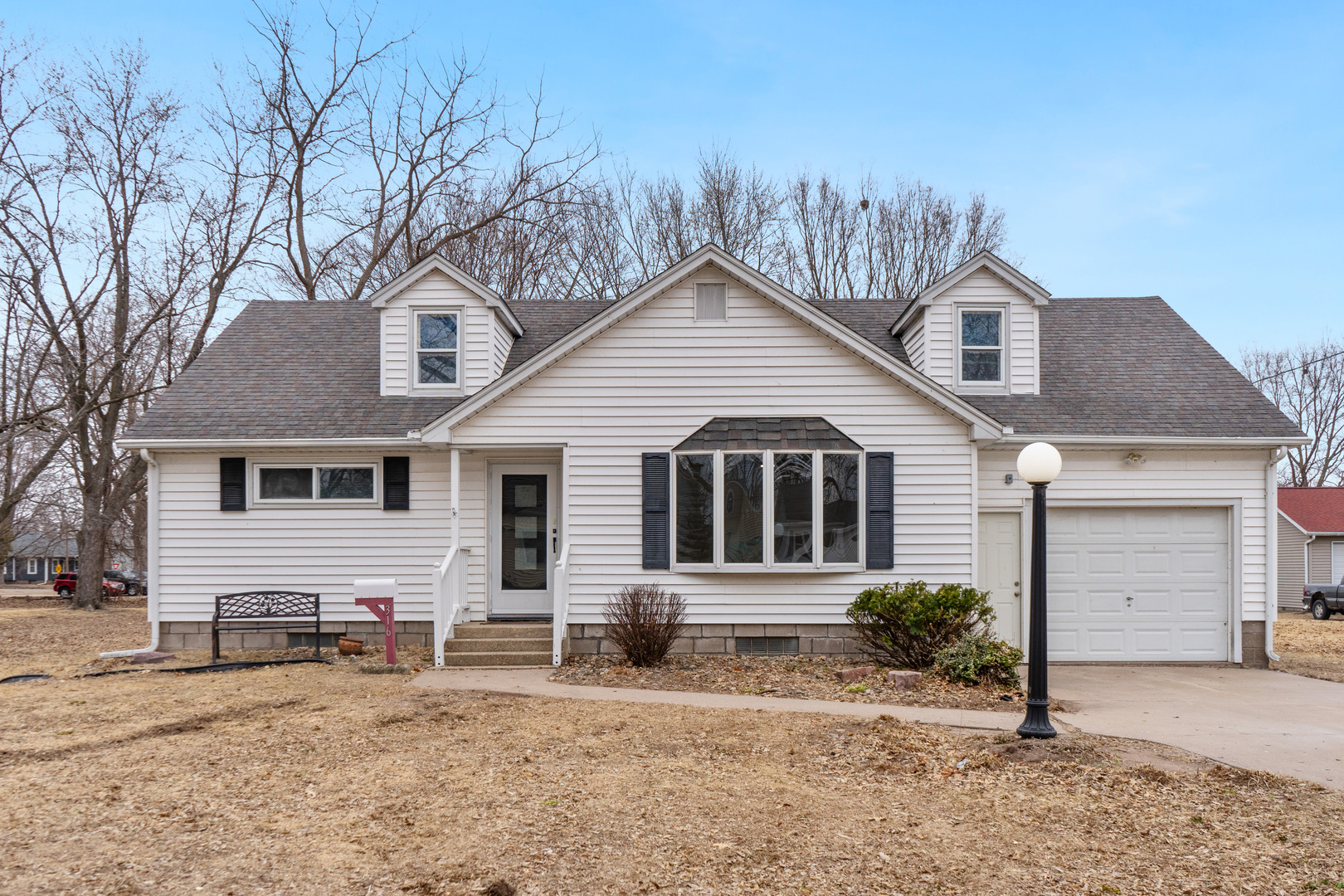 316 8th Avenue, Camanche, IA