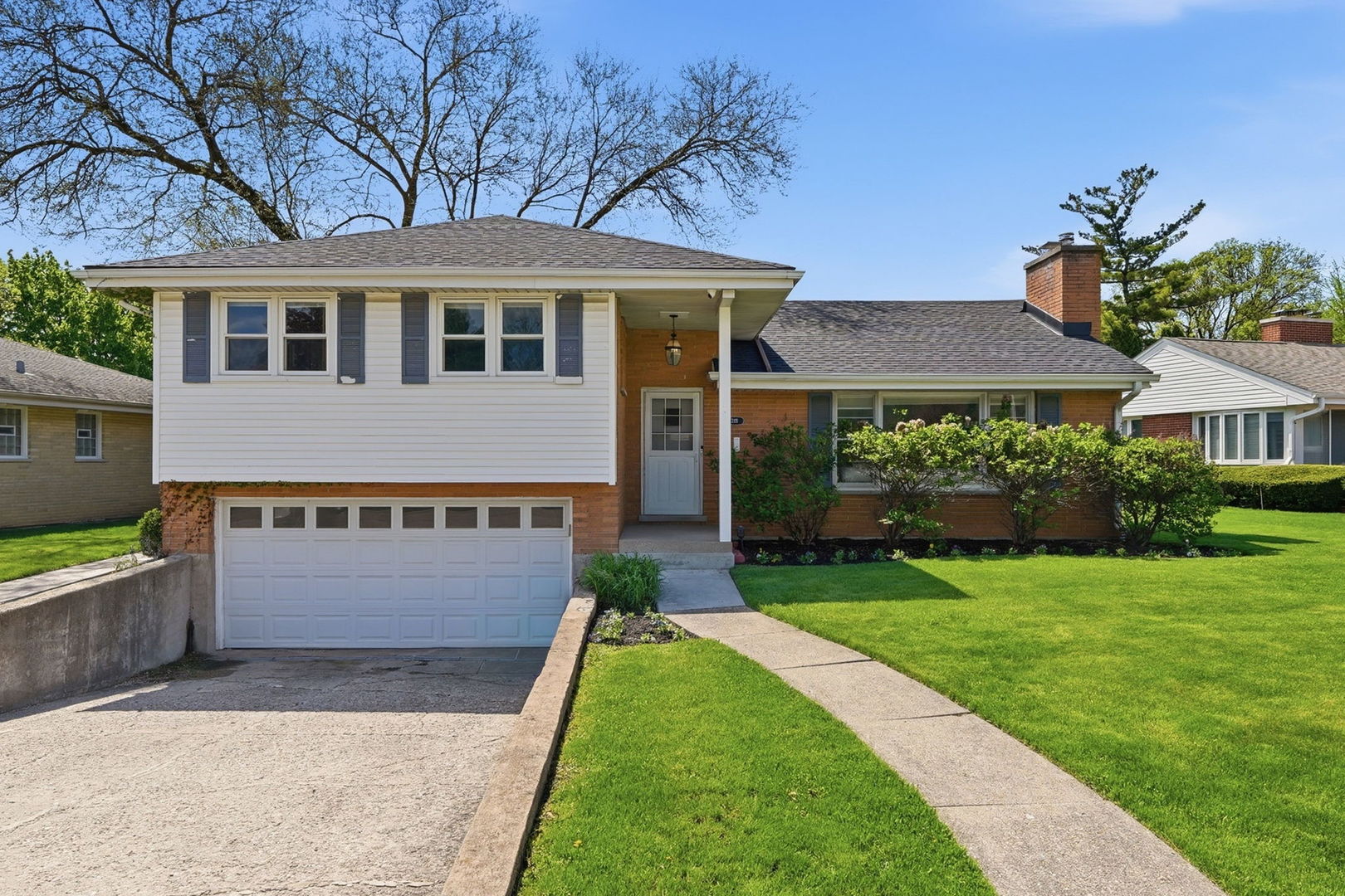 389 Michael John Drive, Park Ridge, IL