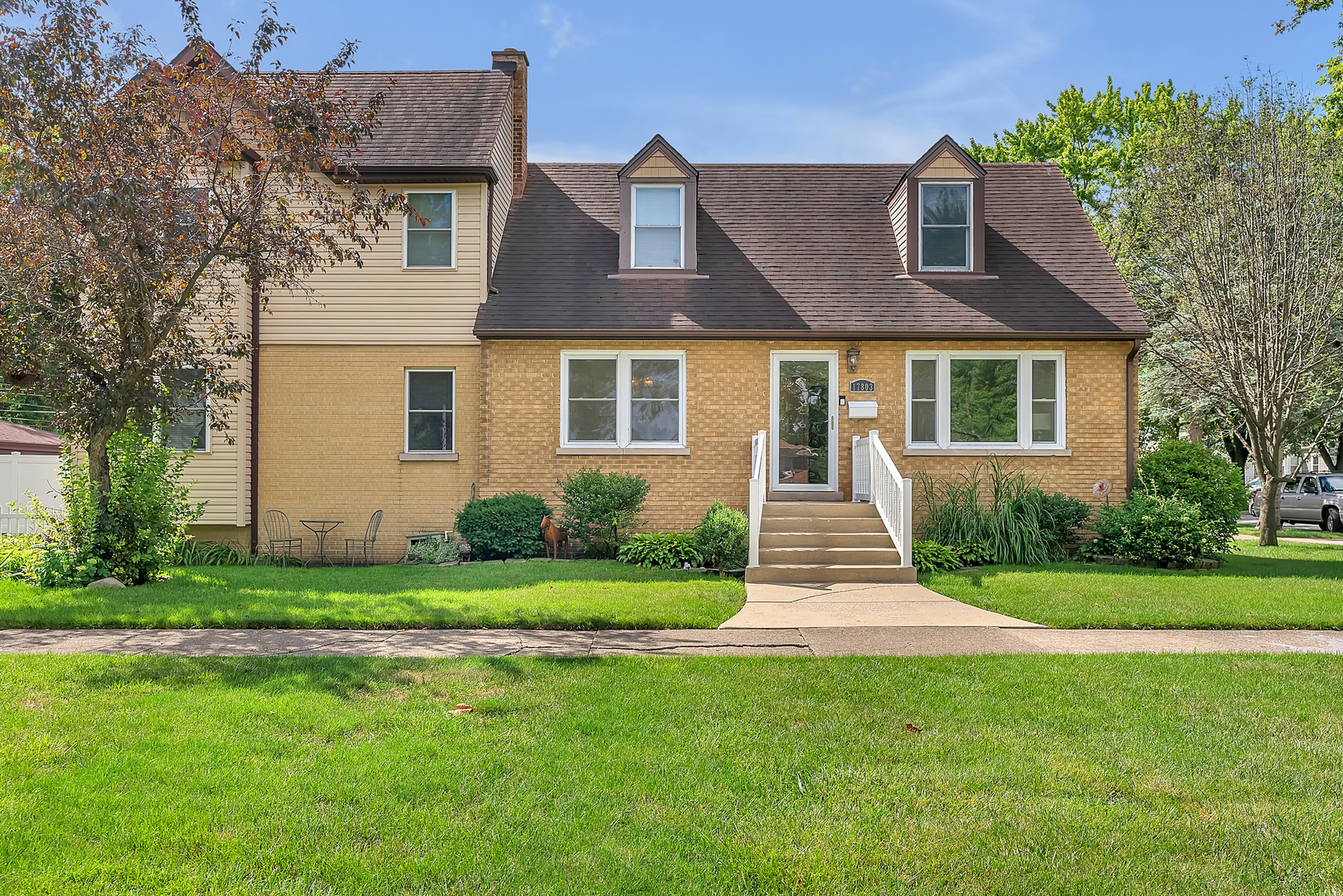 17803 Escanaba Avenue, Lansing, IL