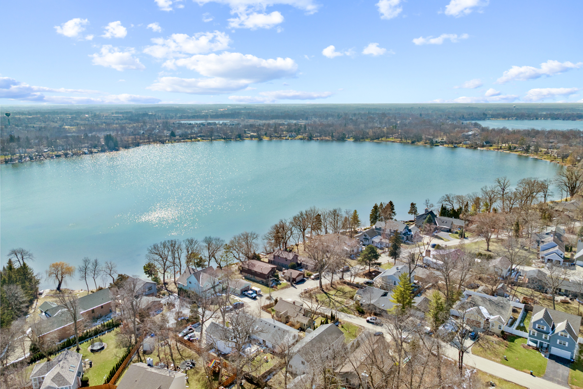 21770 W Lake Avenue, Round Lake, IL