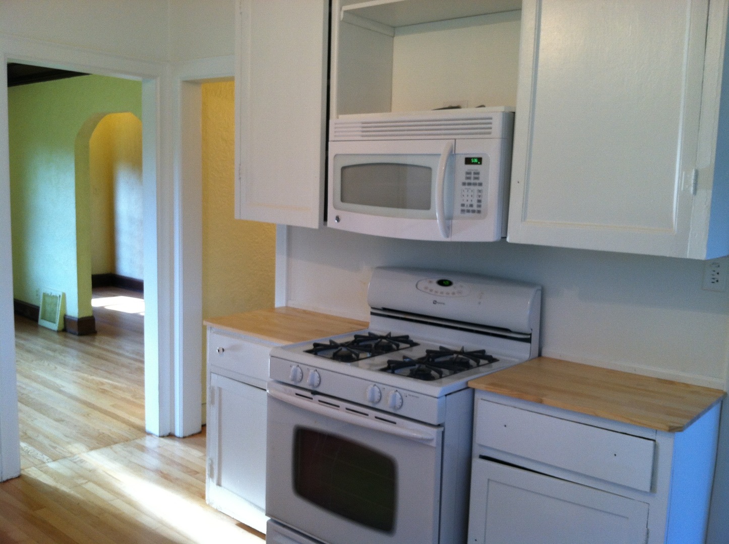 1561 N GARY Avenue, Wheaton, IL