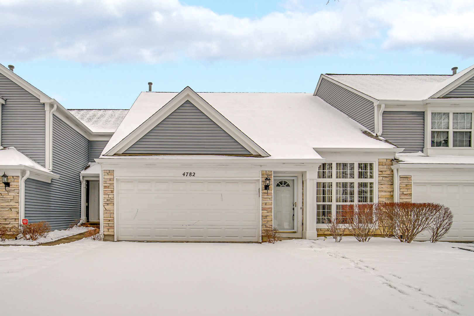 4782 AMBER Circle, Hoffman Estates, IL