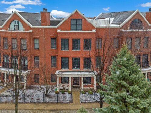 2048 Valor Court, Glenview, IL