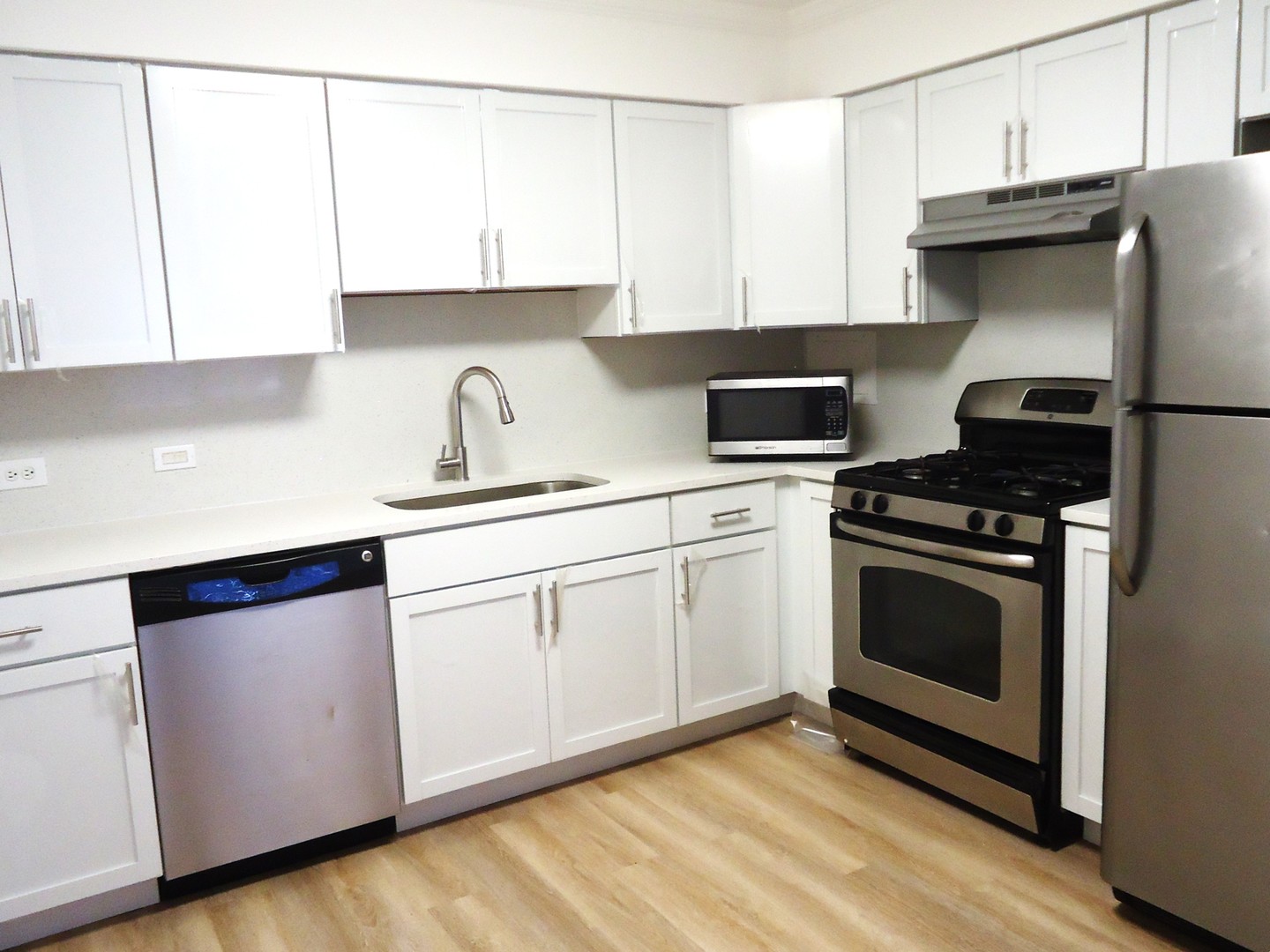 2818 Dundee Road #11A, Northbrook, IL