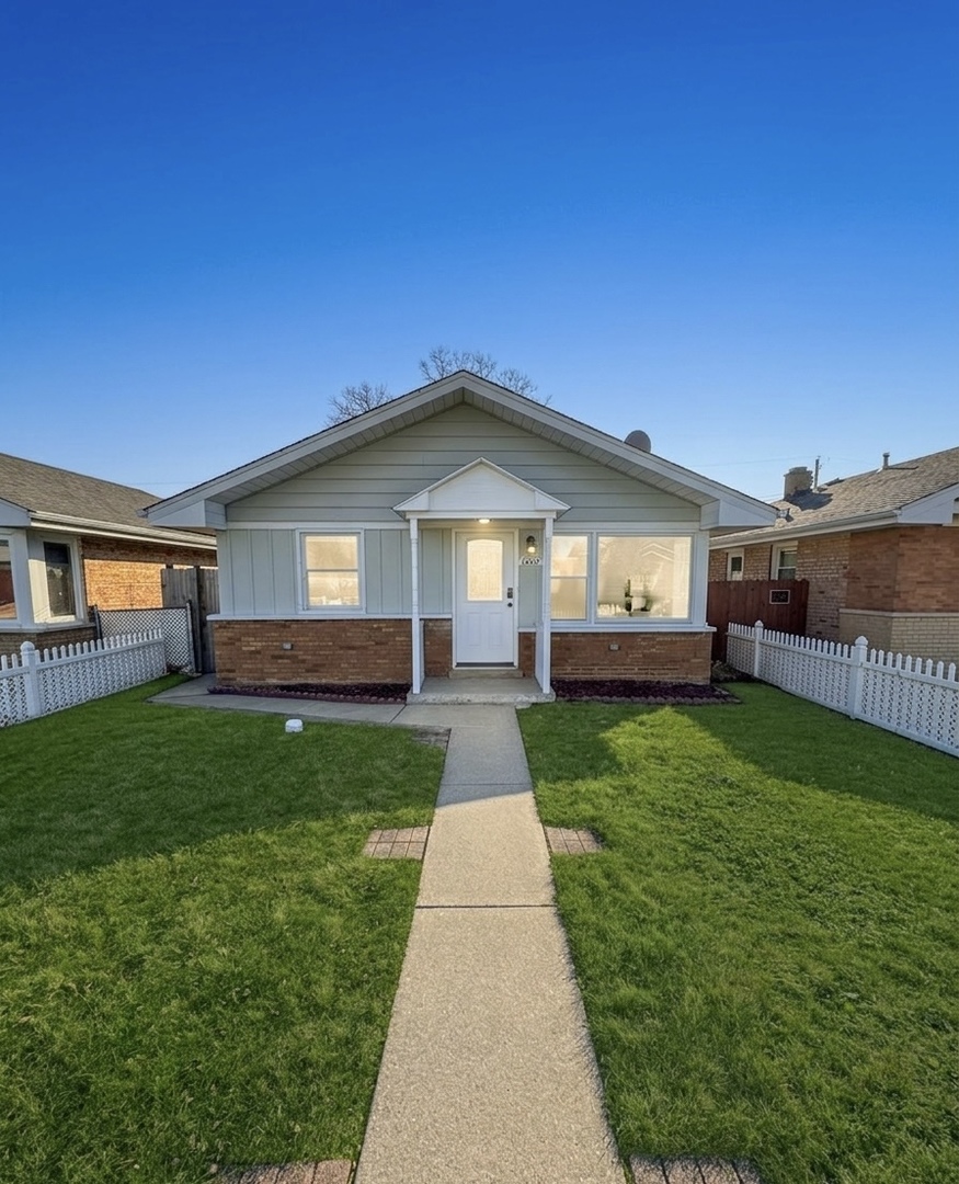 7609 Lockwood Avenue, Burbank, IL