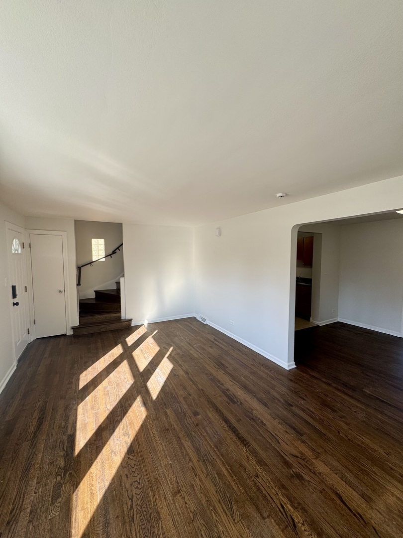 3338 W 83RD Place, Chicago, IL