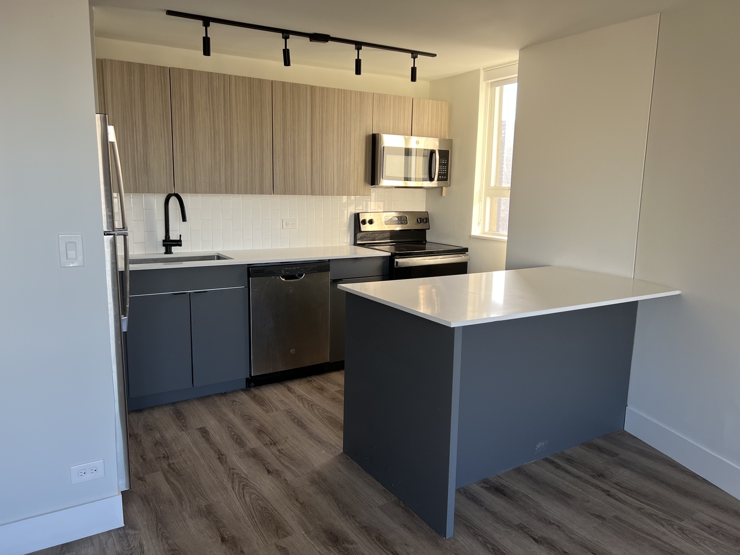 2 E OAK Street #2002, Chicago, IL