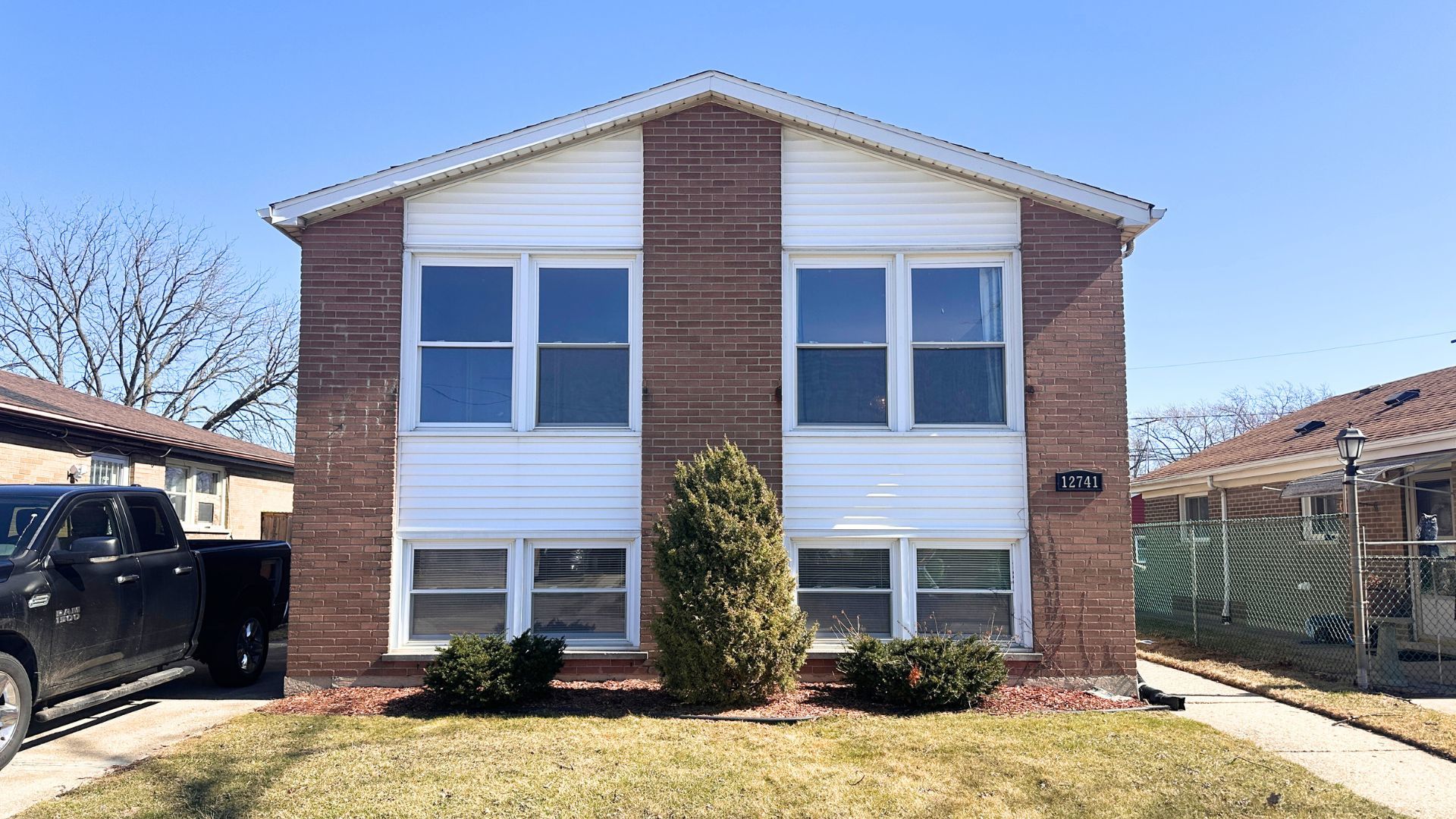 12741 S Manistee Avenue, Chicago, IL