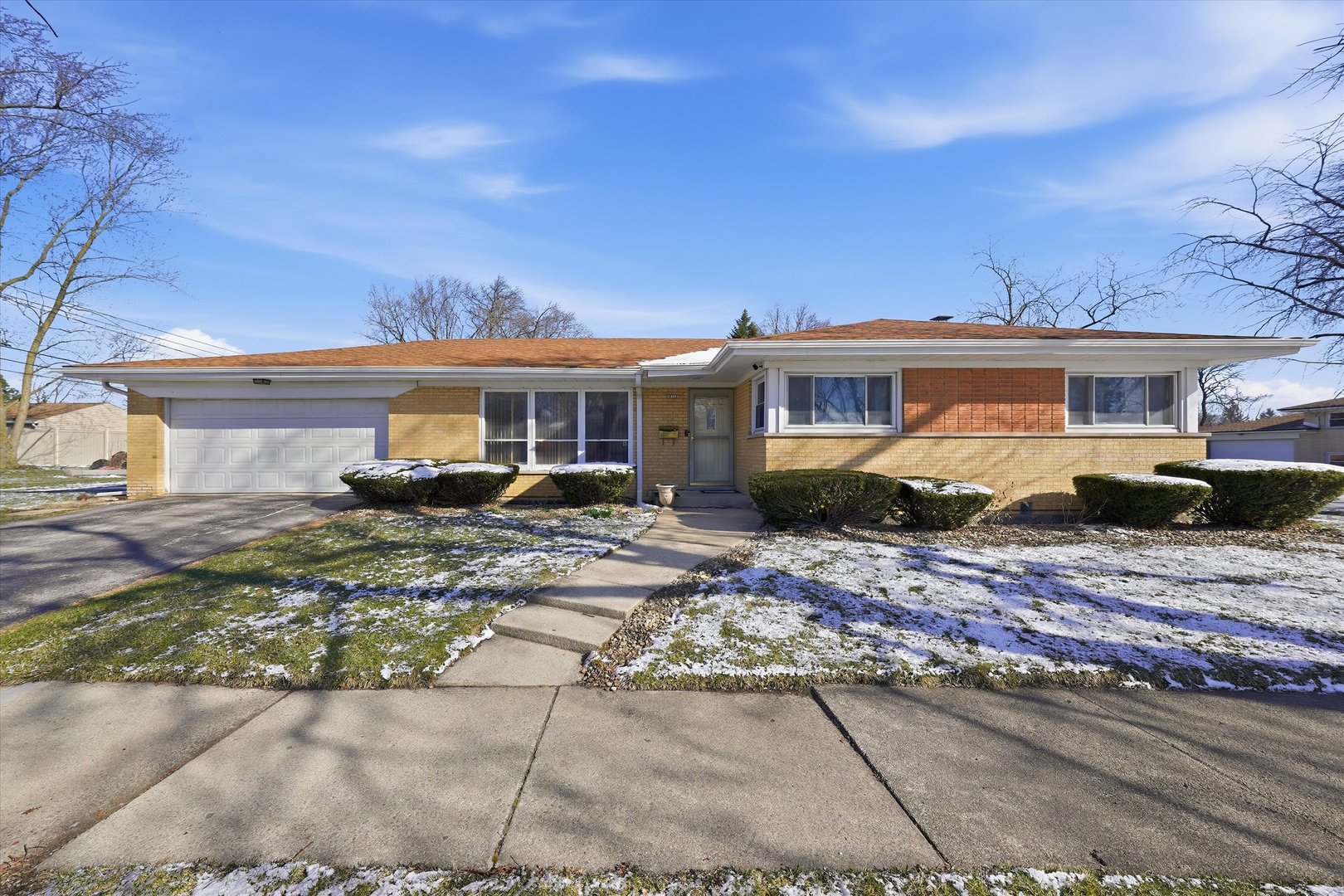 16712 Elm Street, South Holland, IL