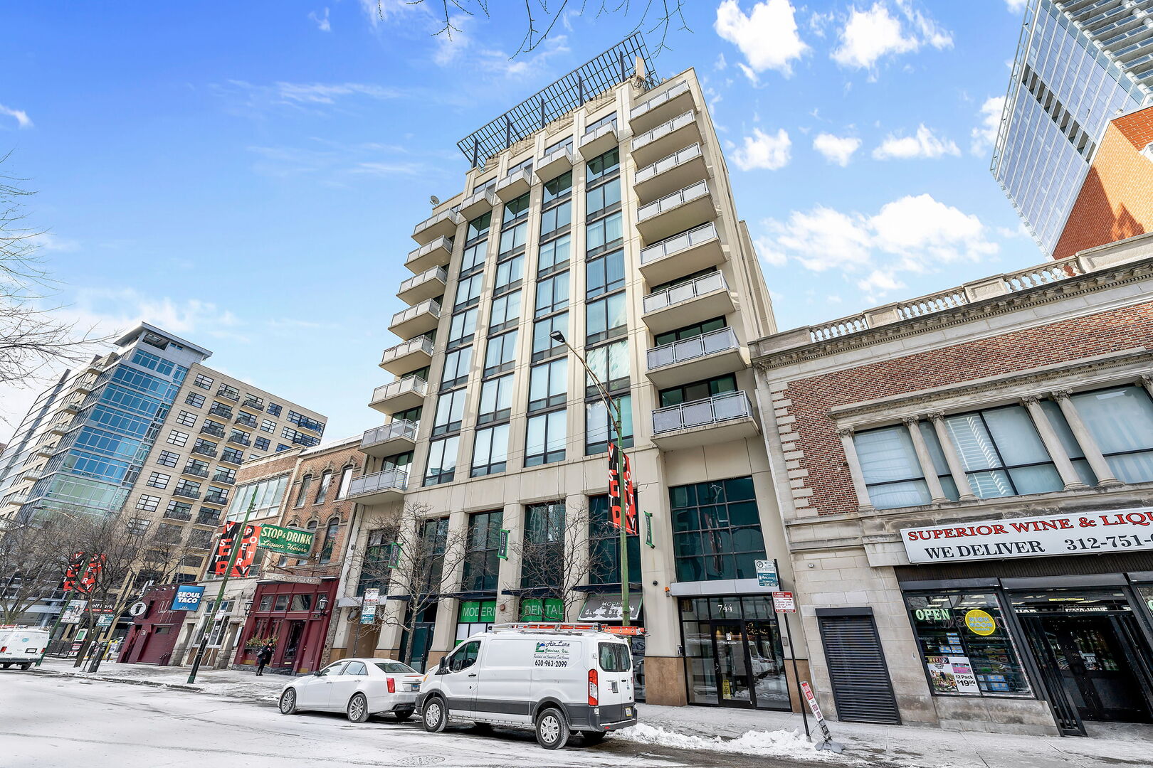 744 N Clark Street #501, Chicago, IL
