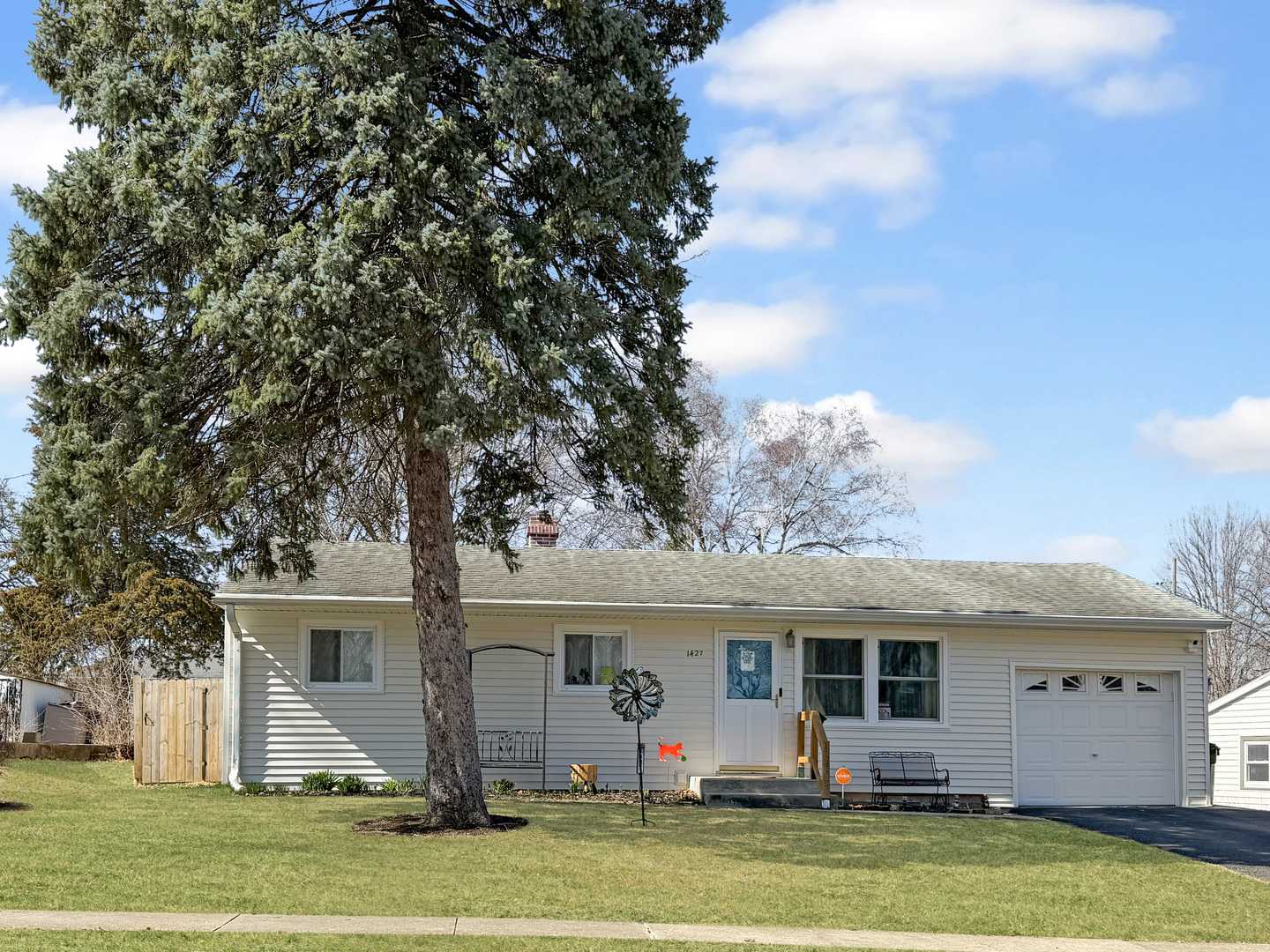 1427 Mark Drive, Freeport, IL