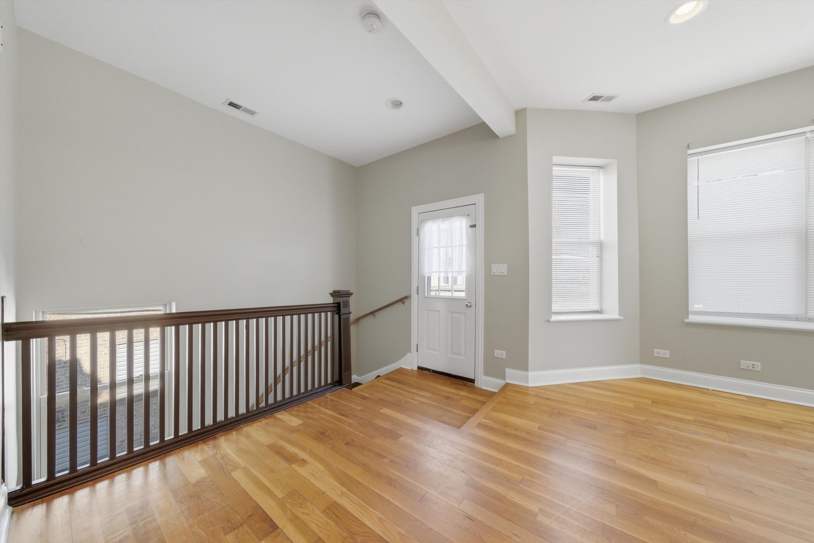 4742 N Sawyer Avenue #2, Chicago, IL