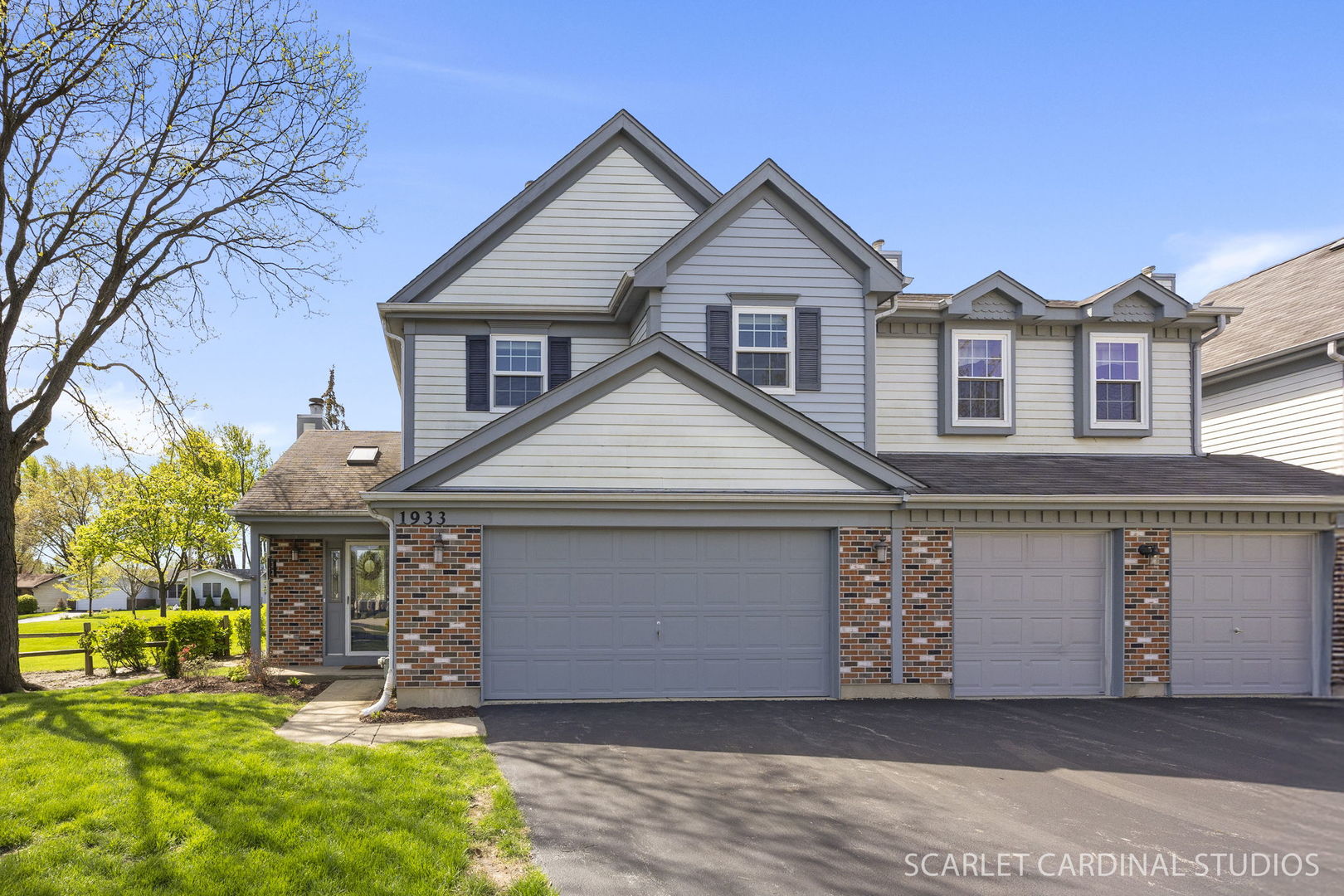 1933 Wellington Place, Downers Grove, IL