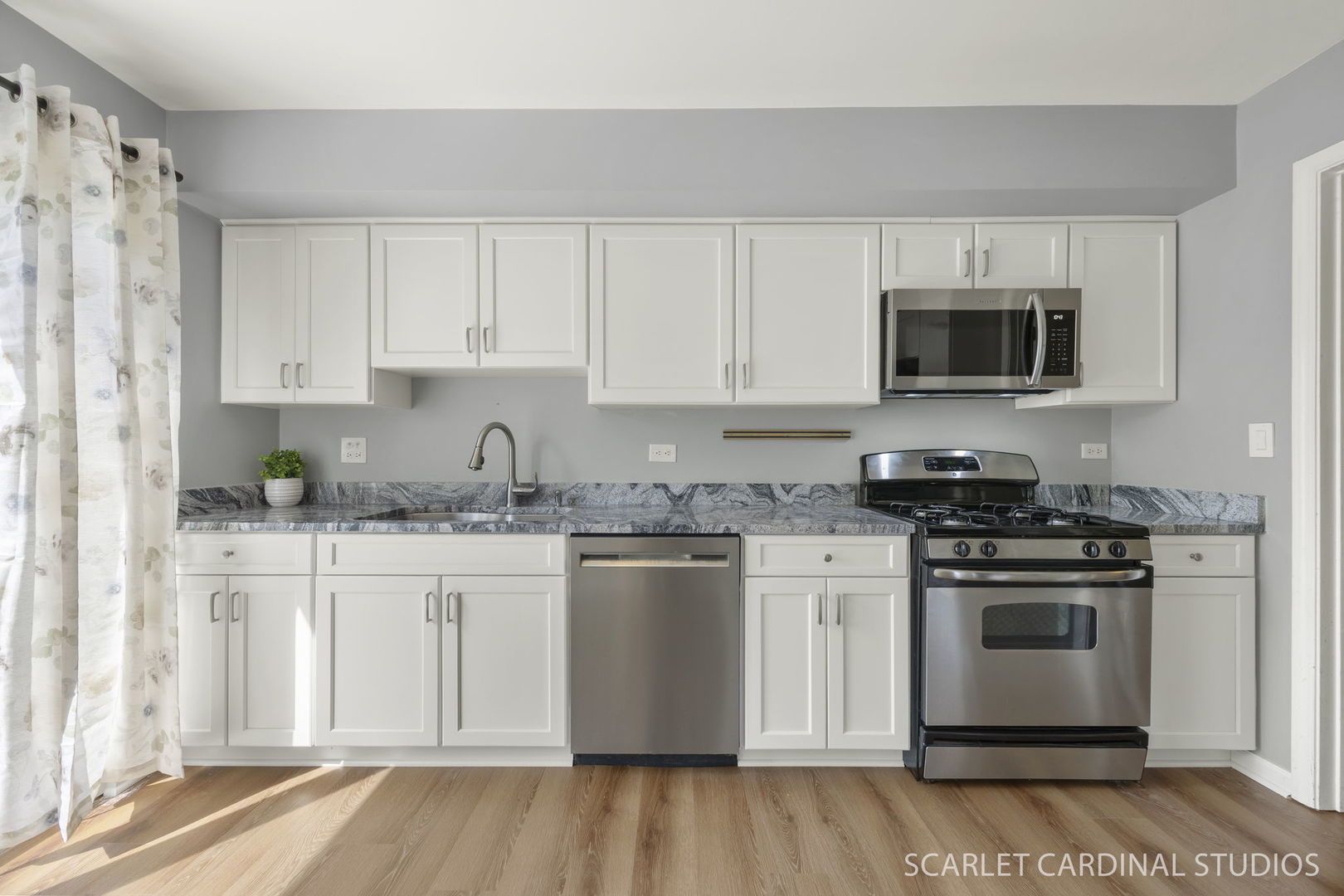 1933 Wellington Place, Downers Grove, IL