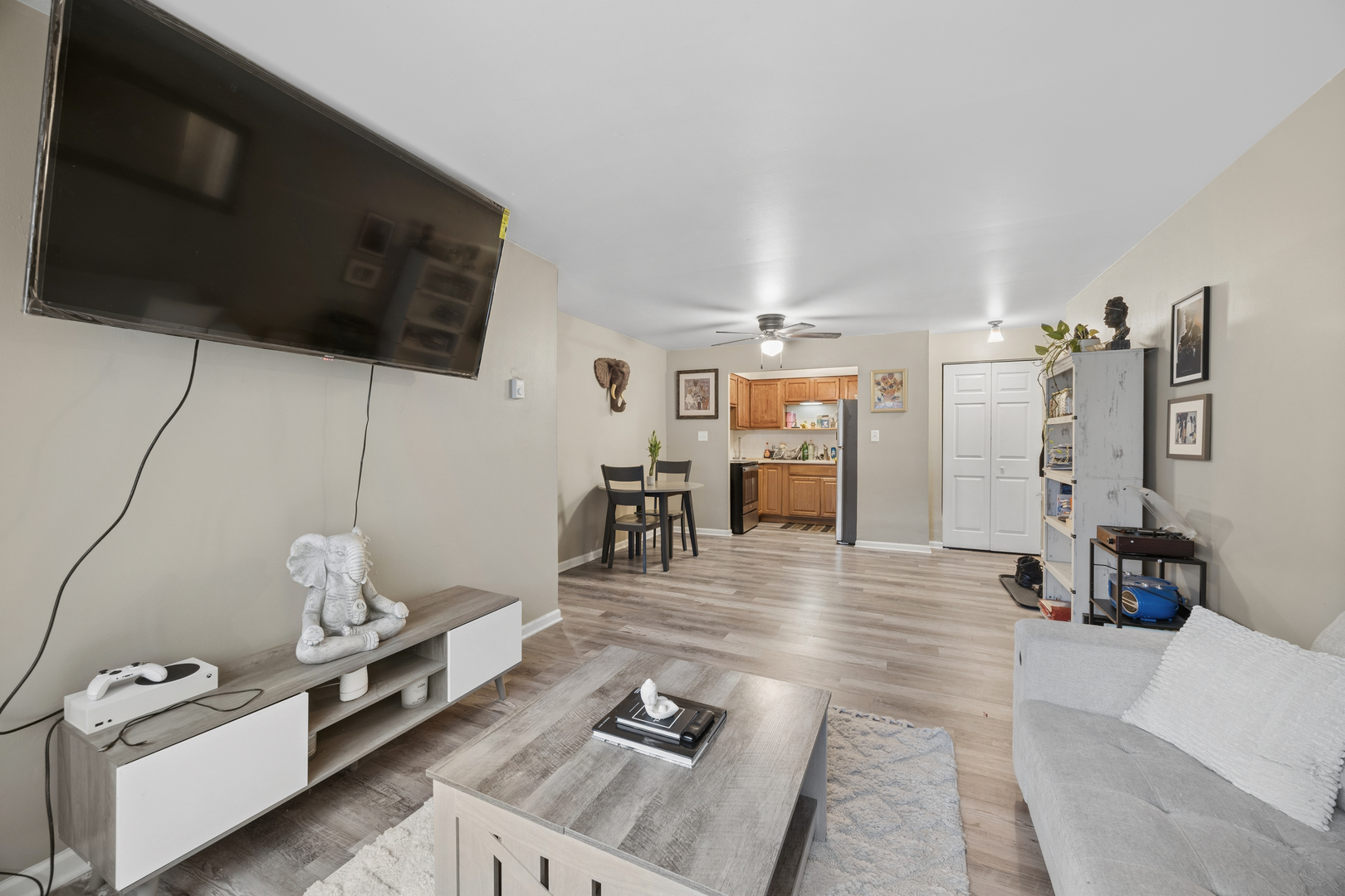 727 S Maple Avenue #100, Oak Park, IL