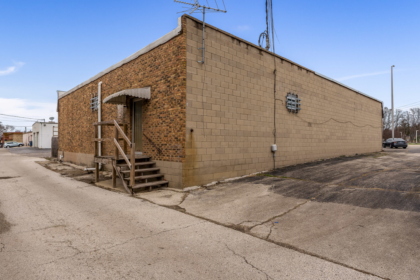 4722 N 2nd Street, Loves Park, IL