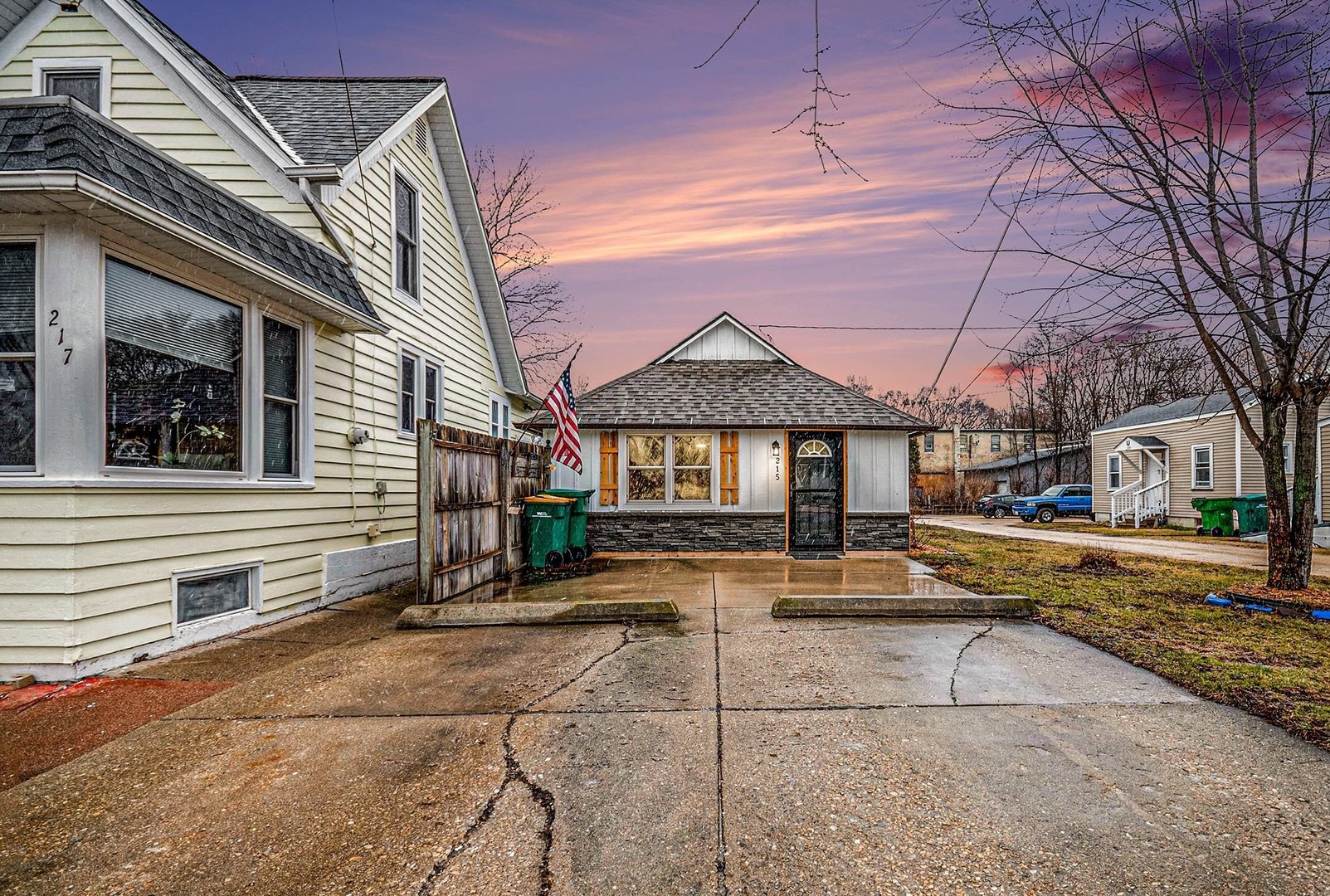 215 W Main Street, Kirkland, IL