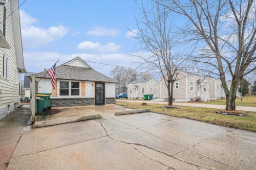 215 W Main Street, Kirkland, IL