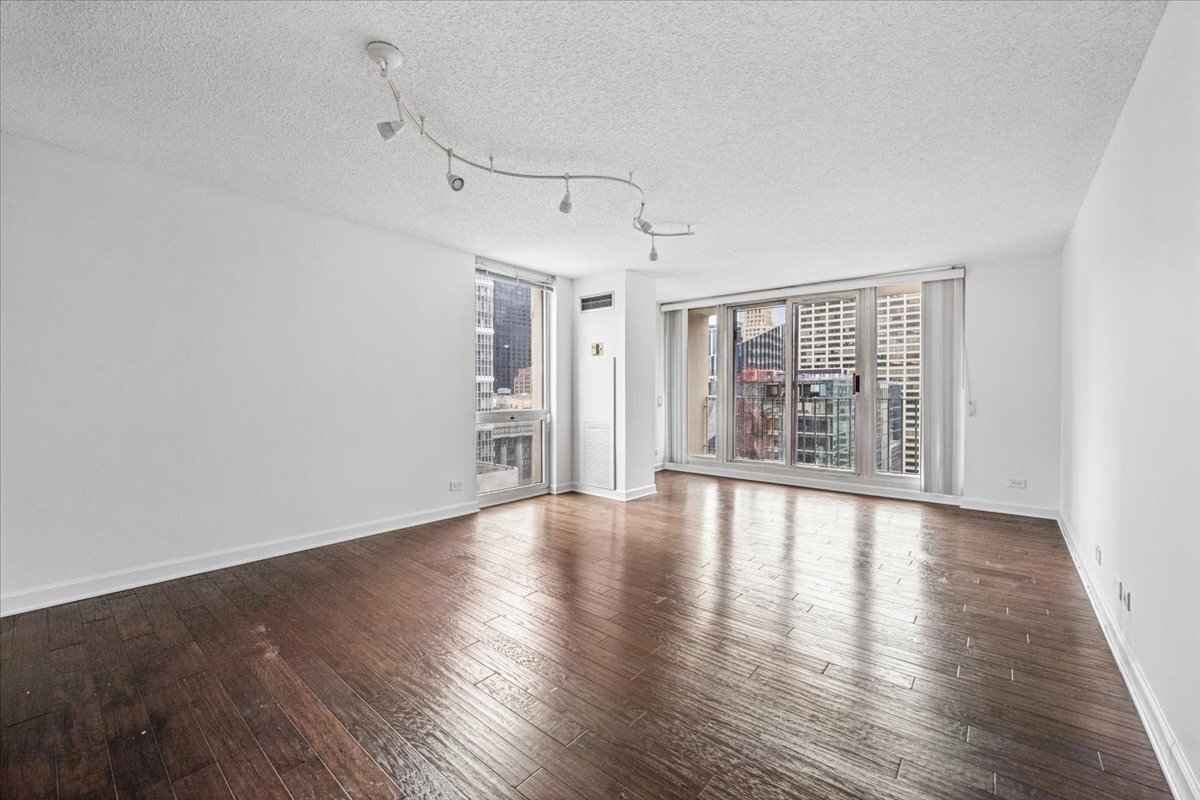 200 N Dearborn Street #2502, Chicago, IL