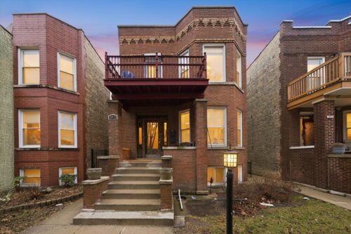 3975 W Barry Avenue, Chicago, IL