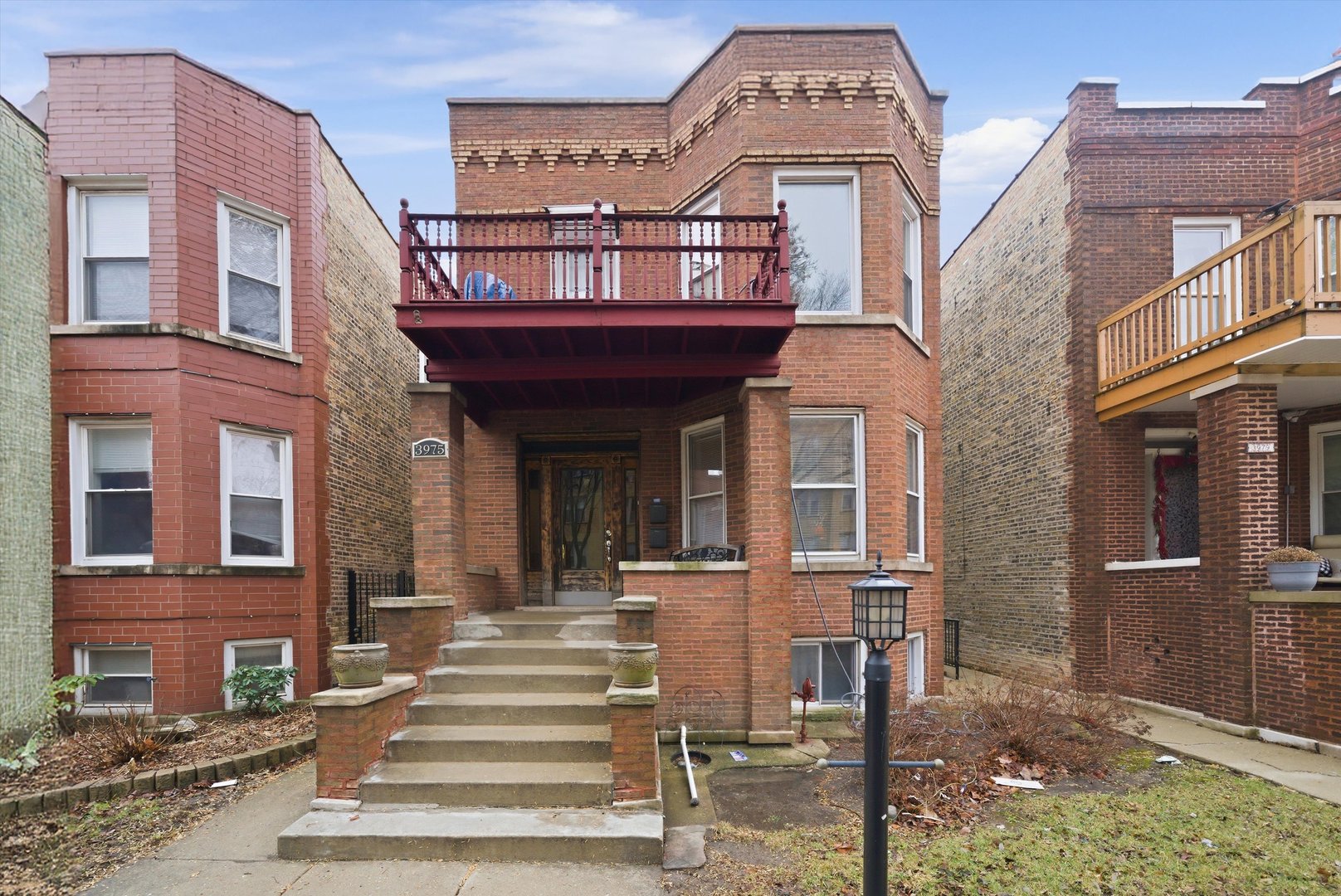 3975 W Barry Avenue, Chicago, IL