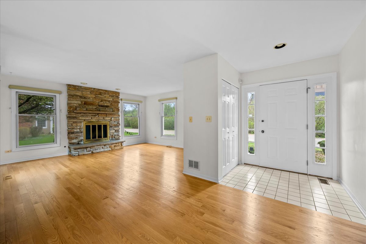 17 Sommerset Lane, Lincolnshire, IL