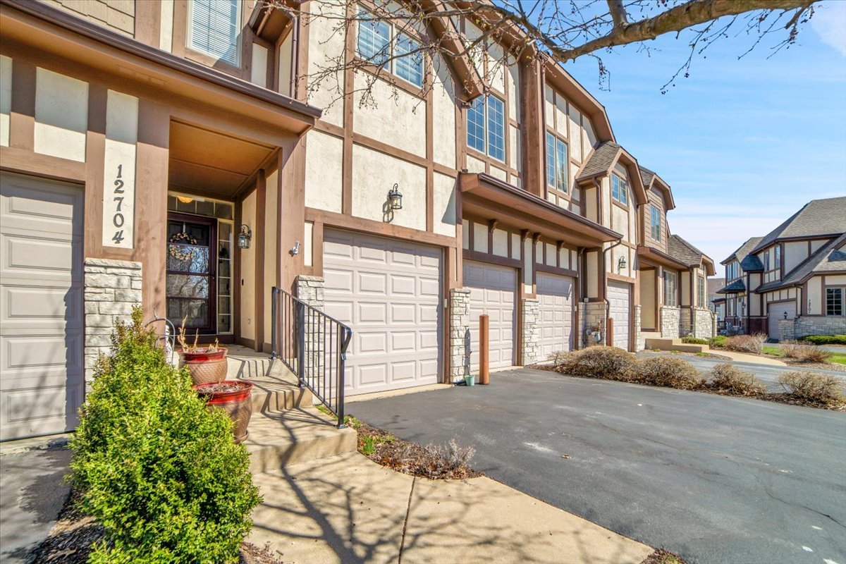 12704 Wild Rye Court, Plainfield, IL