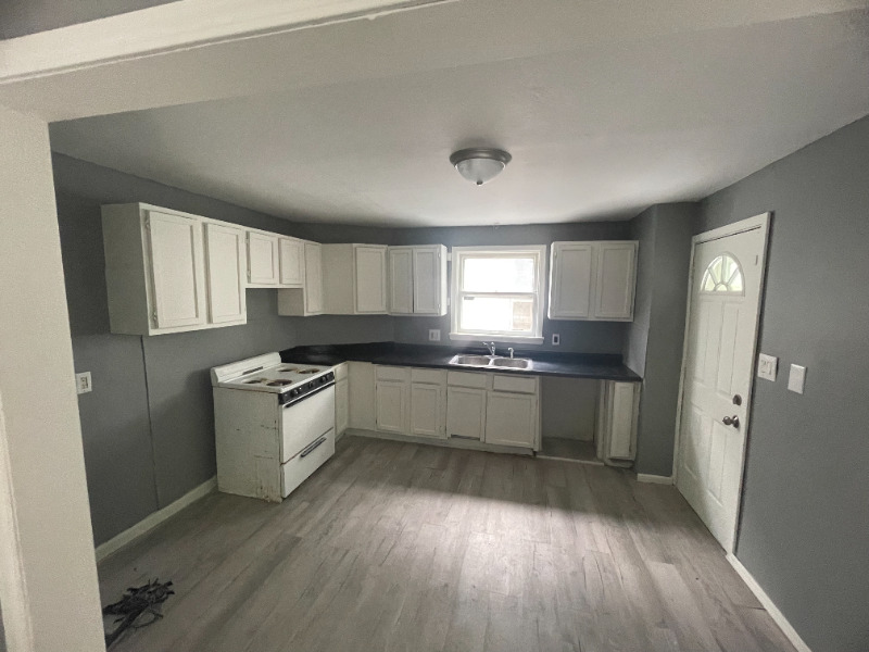 2106 W MILLMAN Street, Peoria, IL