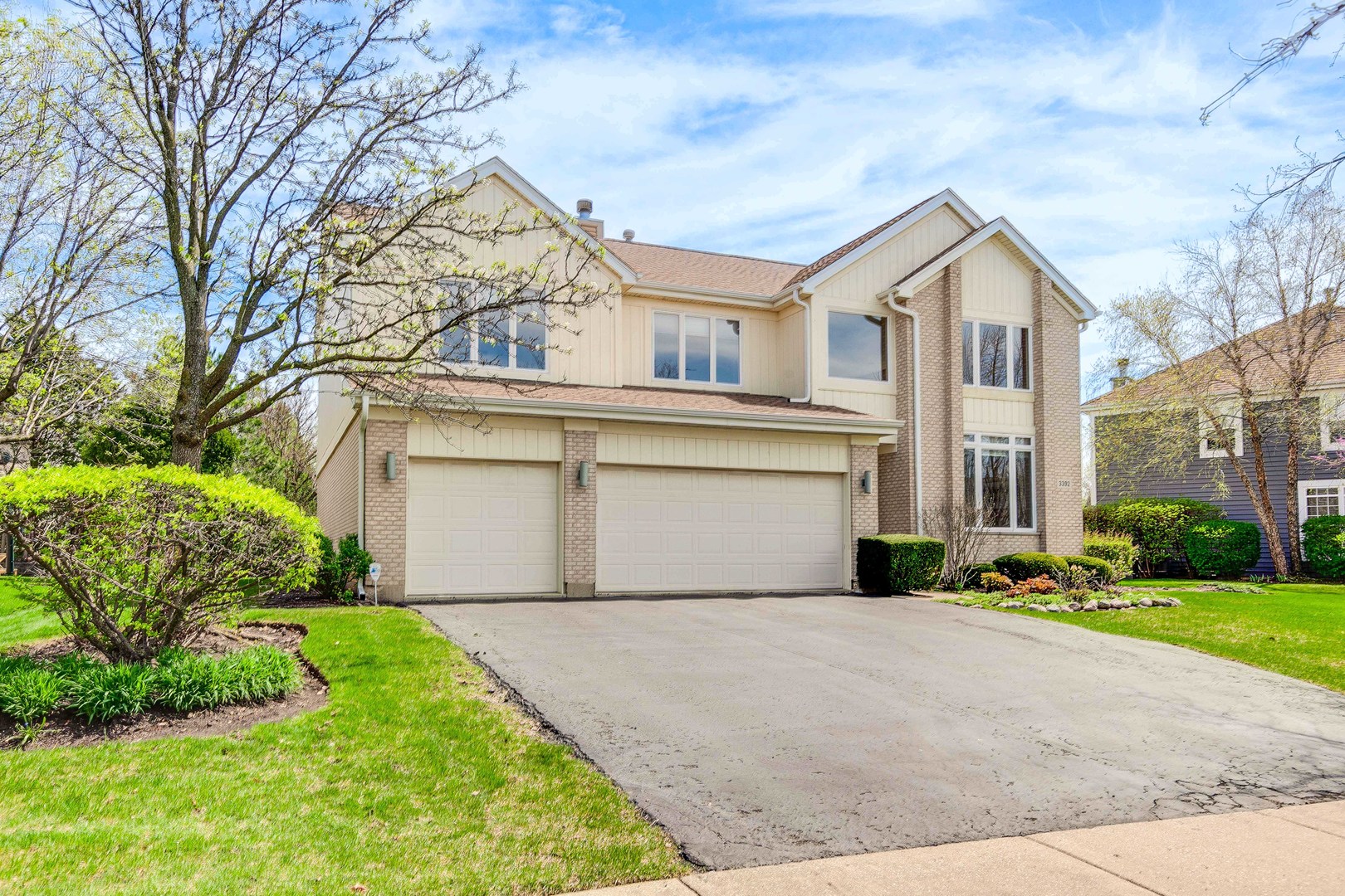 3392 Whirlaway Drive, Northbrook, IL