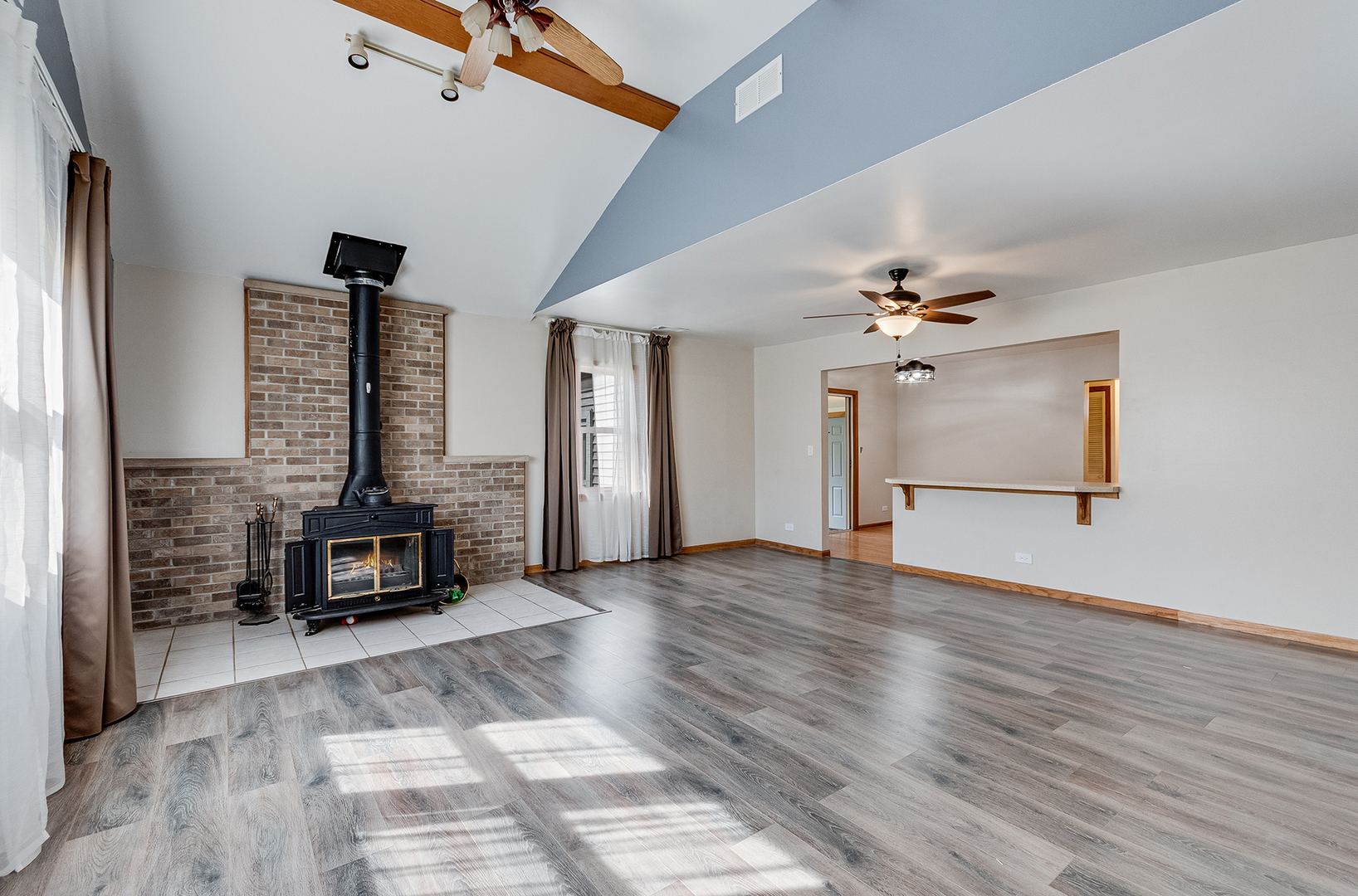 10 NE Circle Drive, Joliet, IL