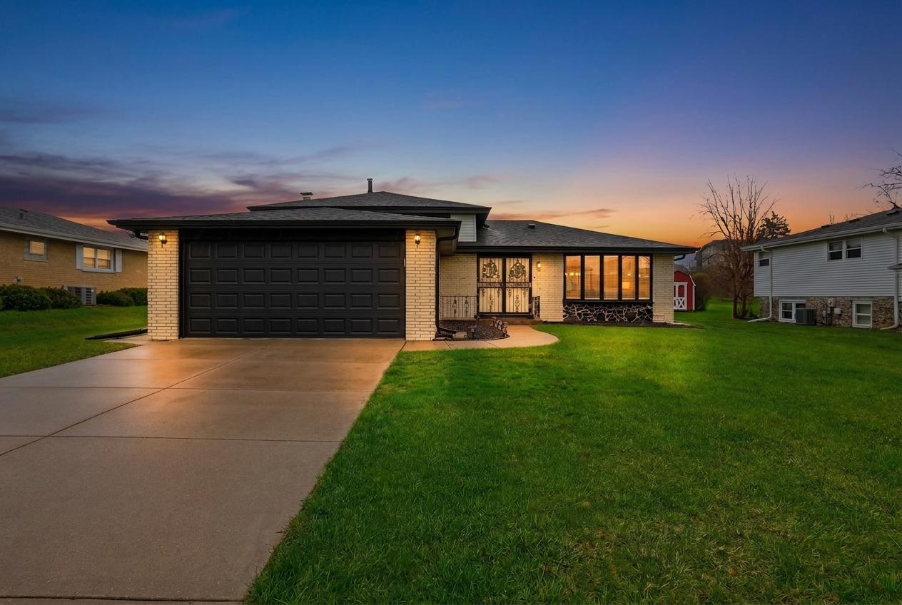 9S315 Cumnor Road, Downers Grove, IL