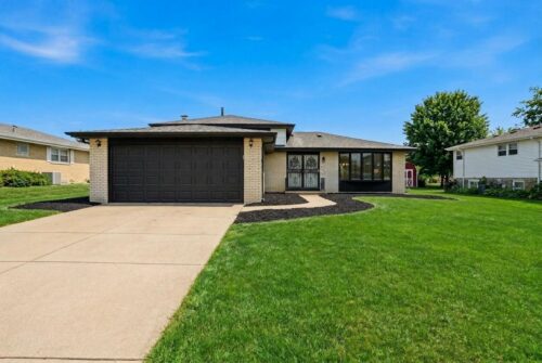 9S315 Cumnor Road, Downers Grove, IL