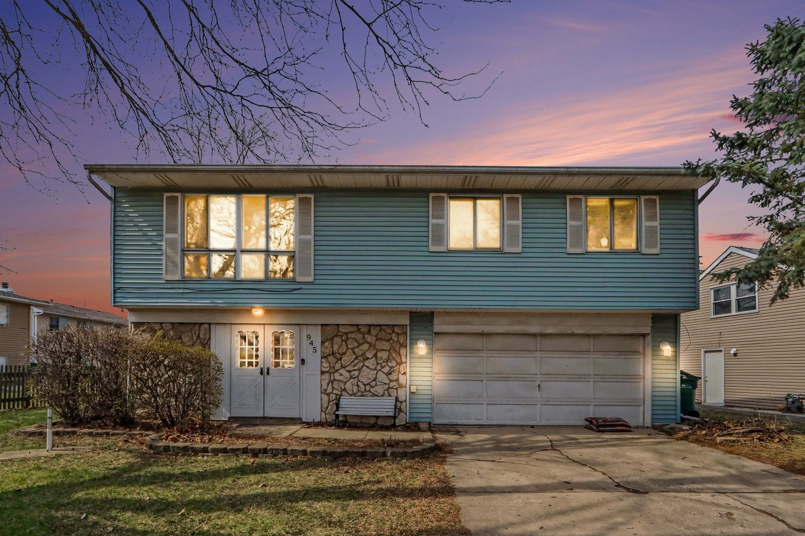 945 Surrey Court, Joliet, IL