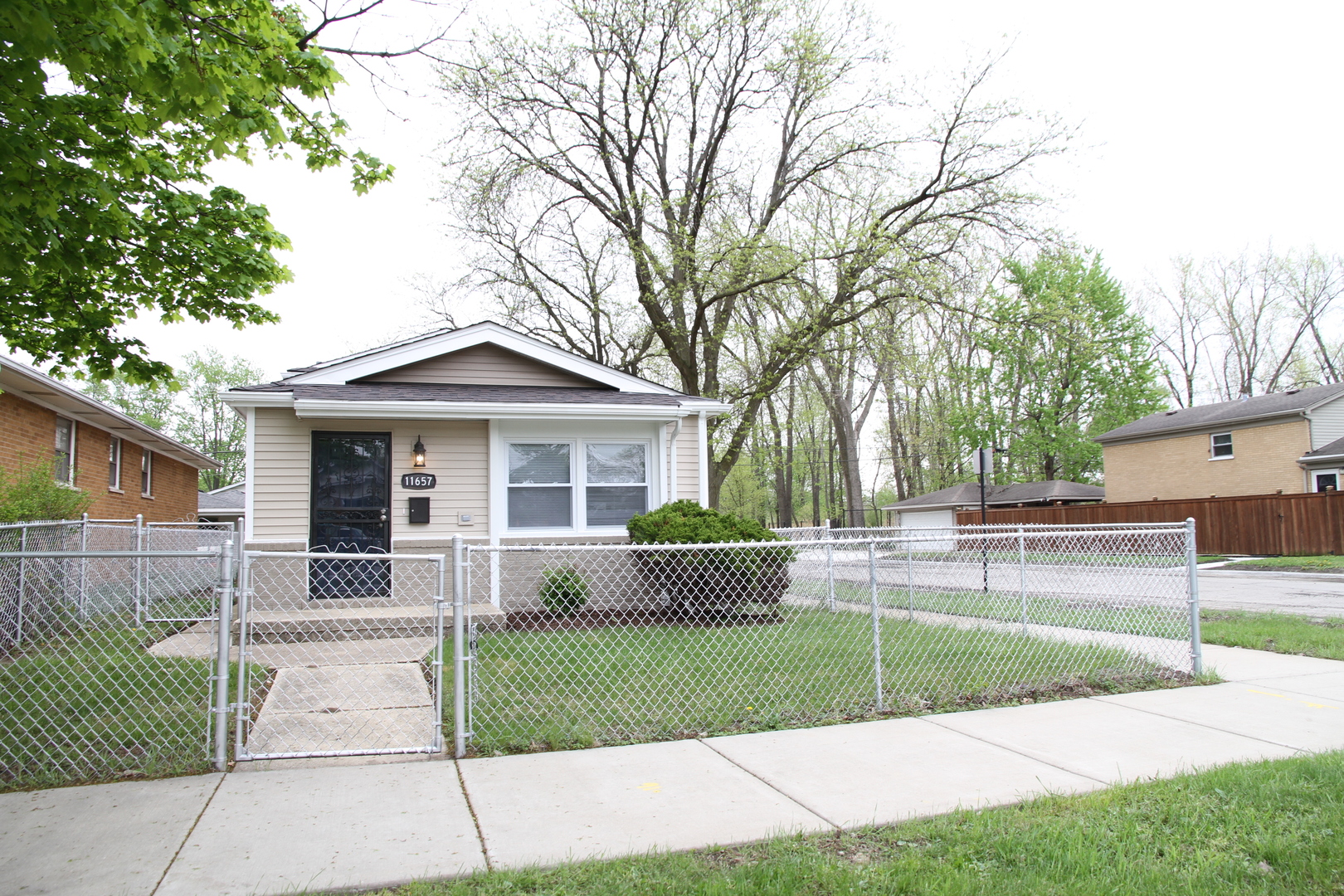 11657 S Racine Avenue, Chicago, IL