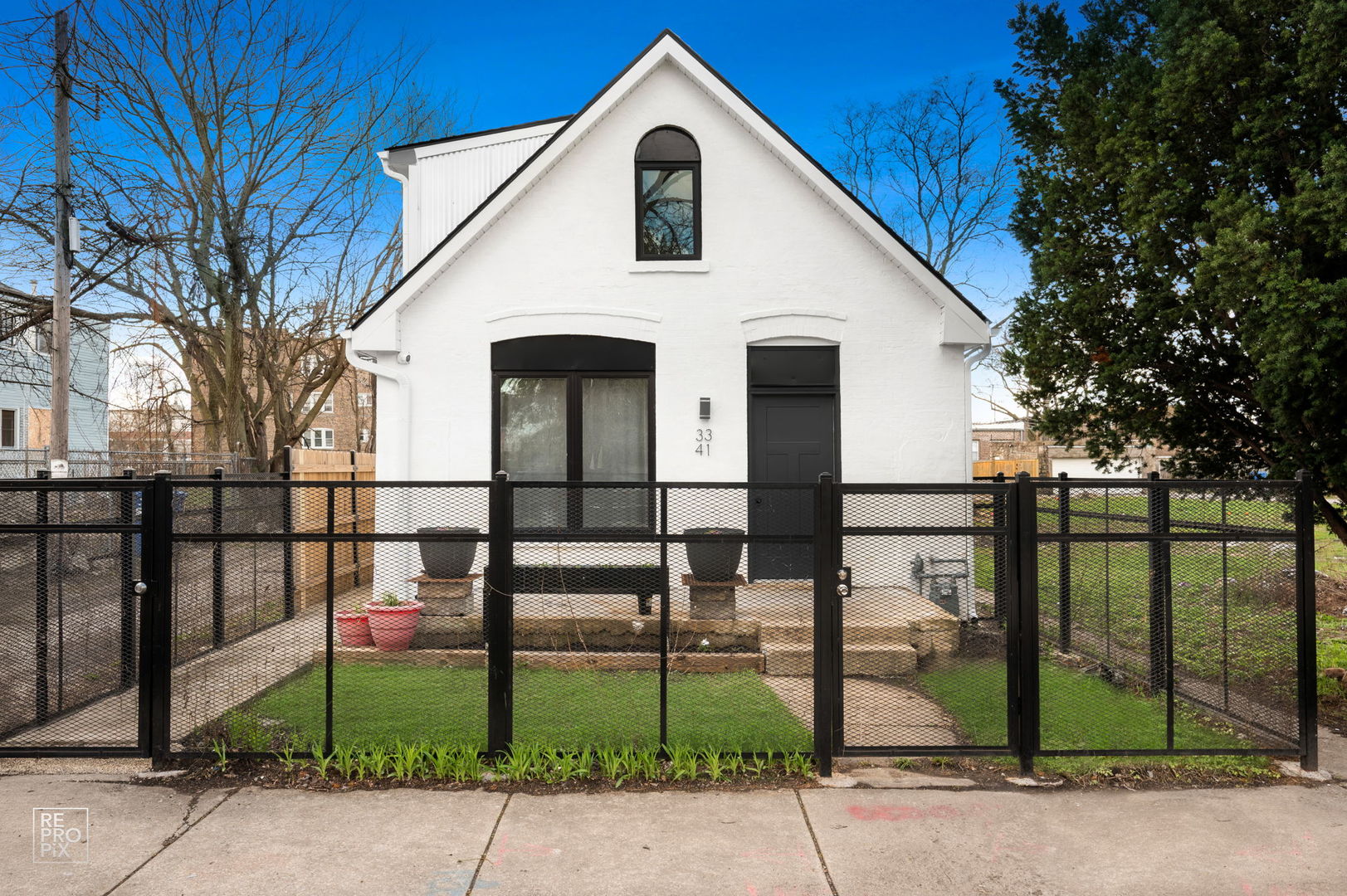 3341 W Iowa Street, Chicago, IL